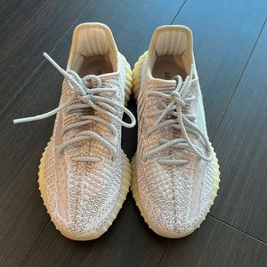 2019
Yeezy Boost 350 V2 'Synth Reflective'